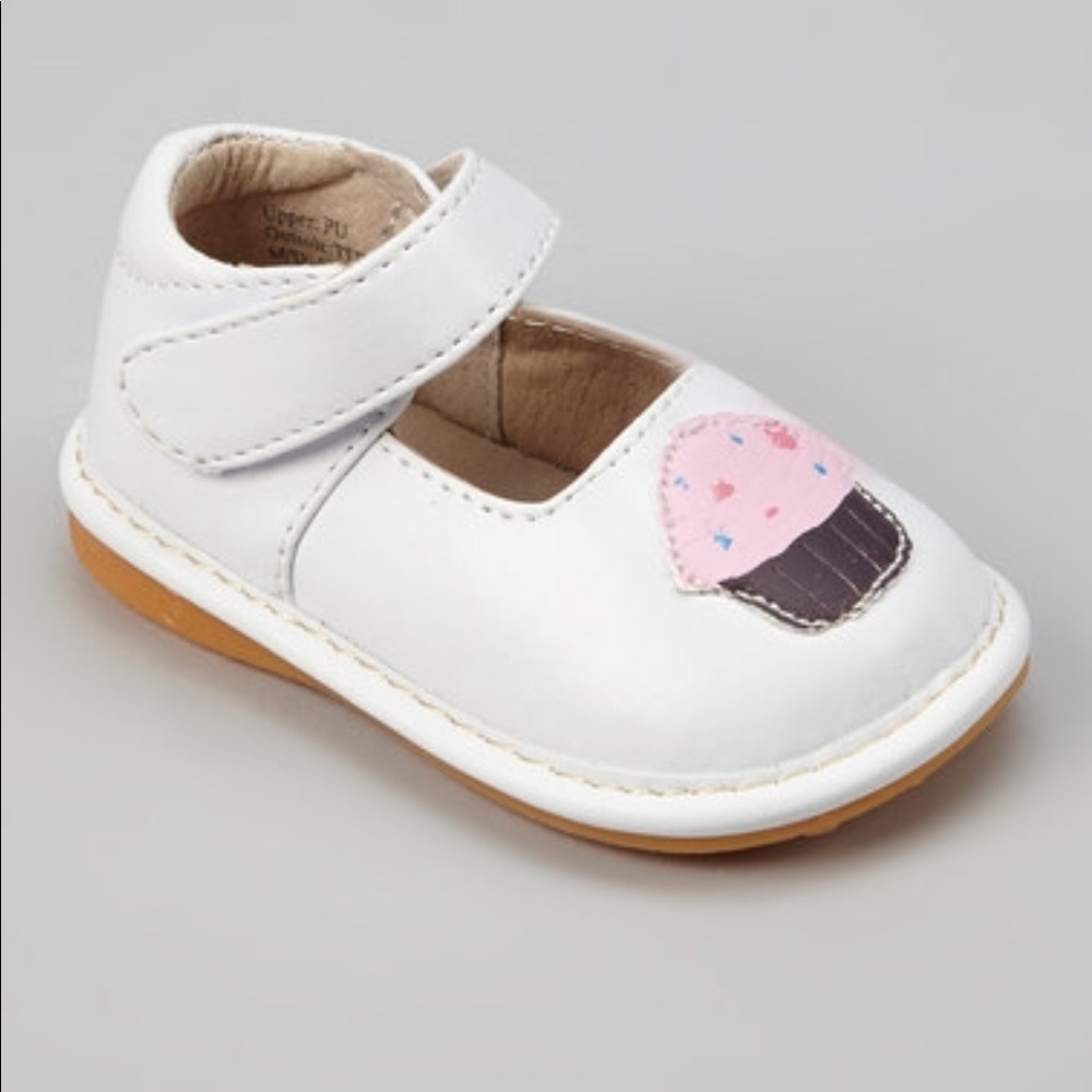 Laniecakes White Cupcake Mary Jane Squeakers - 7